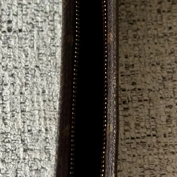 Louis Vuitton Brown and Gold Zippered Pouch - Picture 4 of 10